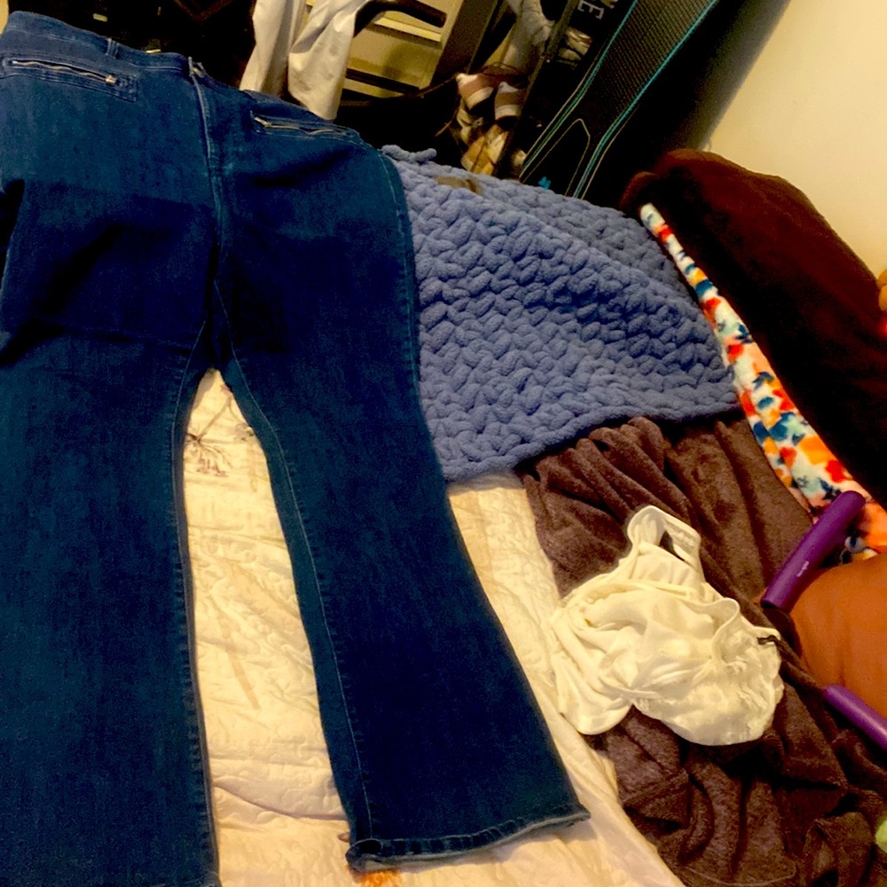 ModCloth stretchy jeans with zipper lock pockets
